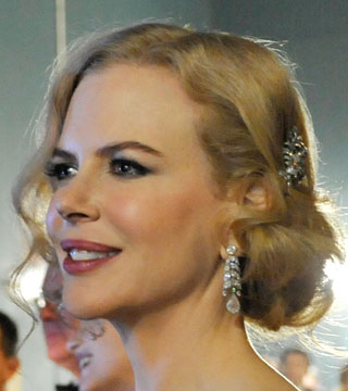 Nicole Kidman Hairstyle on Nicole Kidman Classes Up Her Simple Style